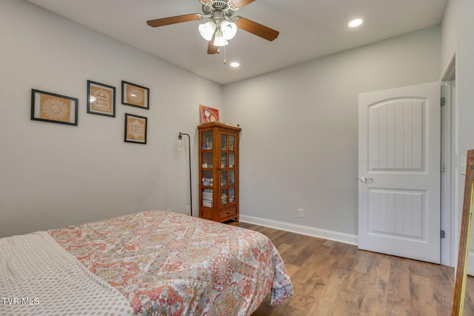 Photo #33: 121 Springwinds Loop