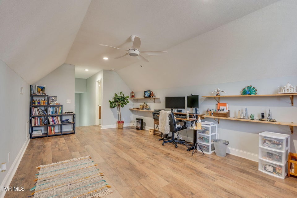 Photo #35: 121 Springwinds Loop