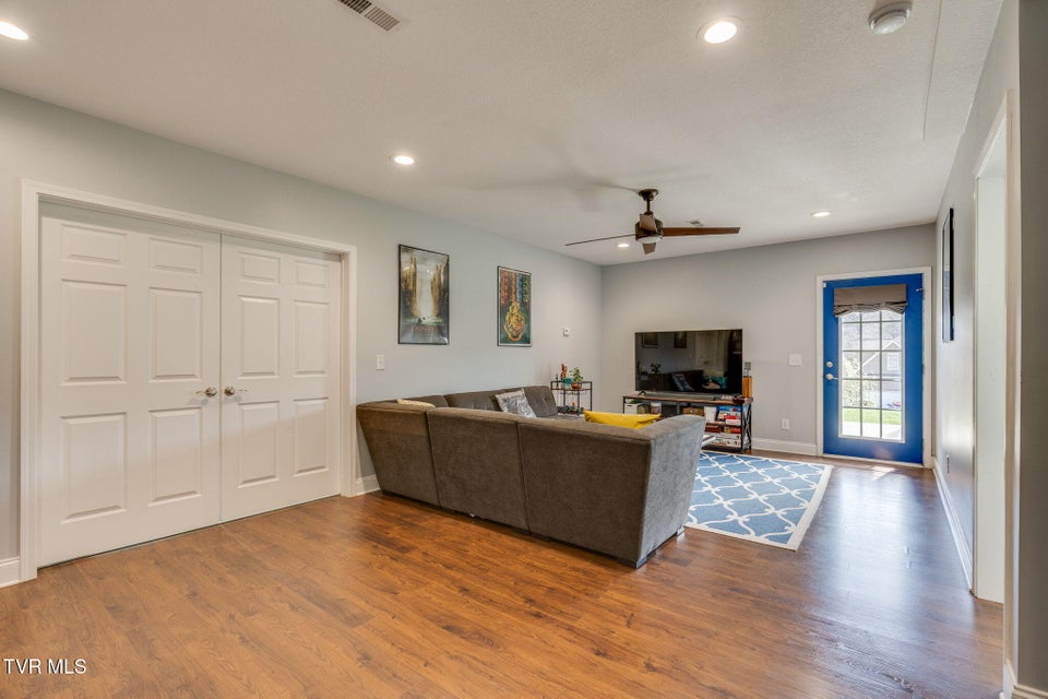 Photo #38: 121 Springwinds Loop