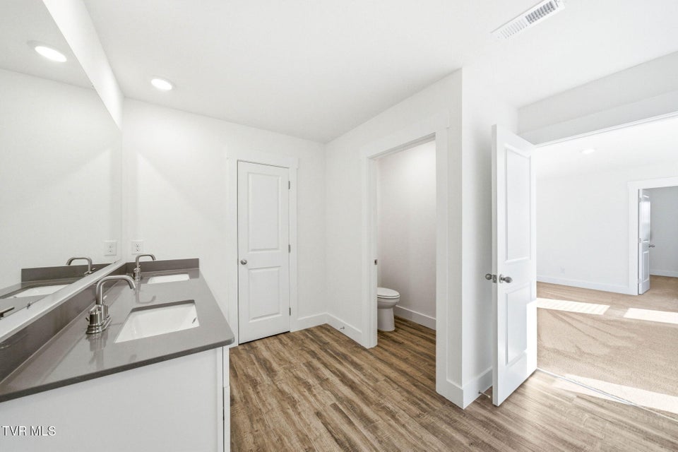 Photo #16: 224 Chimney View Loop 