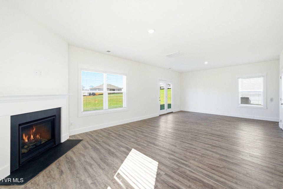 Photo #6: 224 Chimney View Loop 