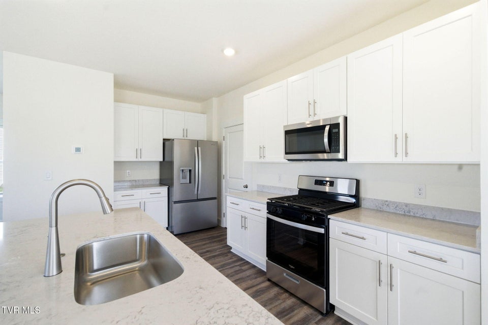 Photo #8: 224 Chimney View Loop 