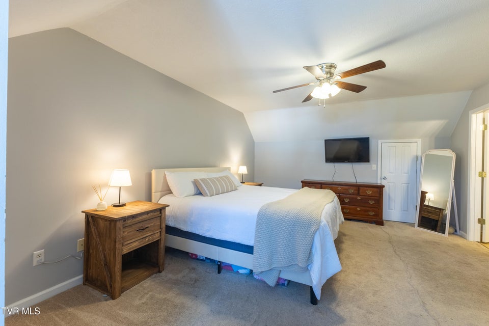 Photo #16: 400 Hallbrook Drive