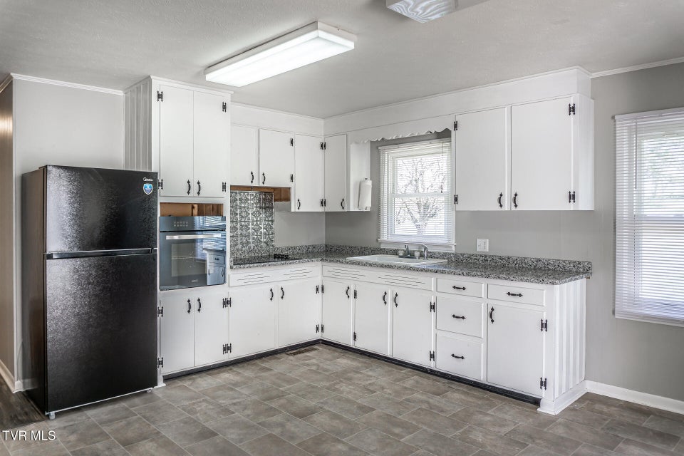 Photo #7: 331 Paul Street