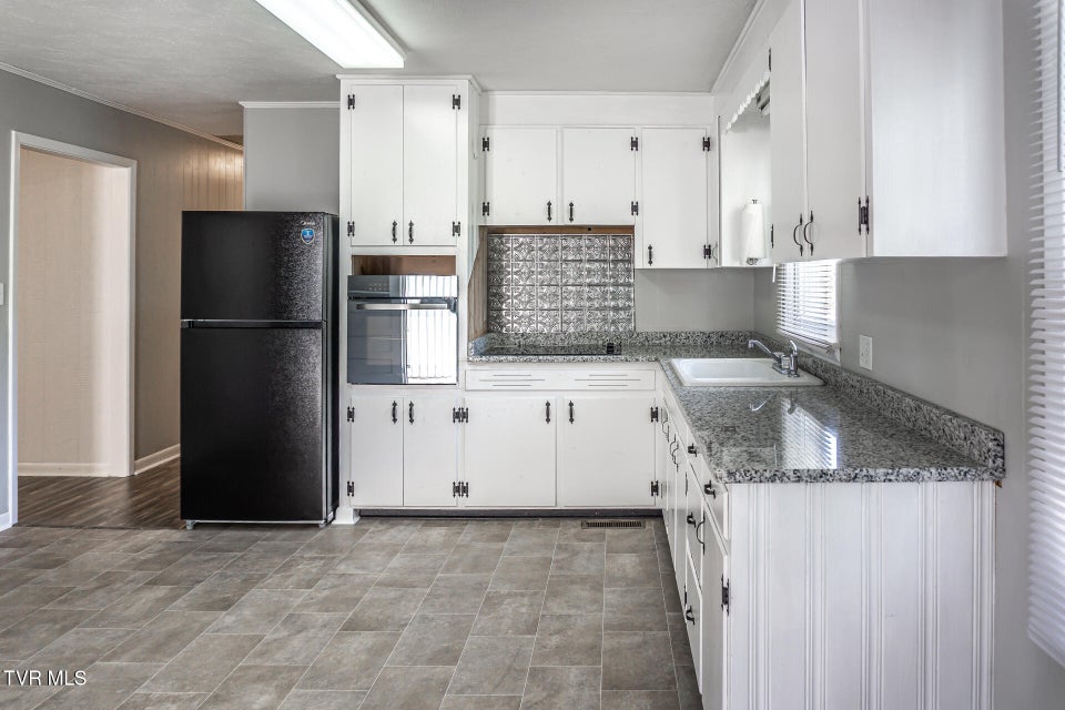 Photo #9: 331 Paul Street