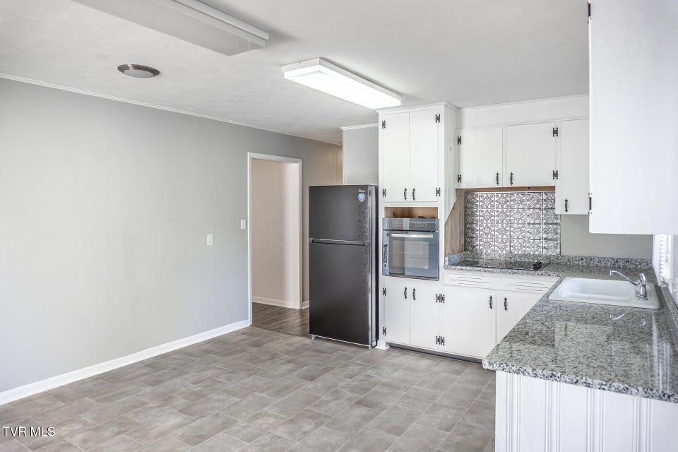 Photo #10: 331 Paul Street