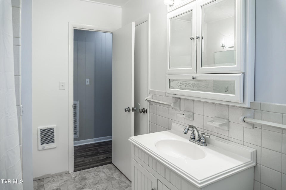 Photo #26: 331 Paul Street