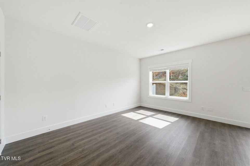 Photo #15: 1149 Wenna Way 