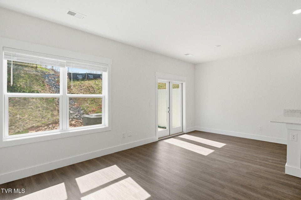 Photo #22: 1149 Wenna Way 