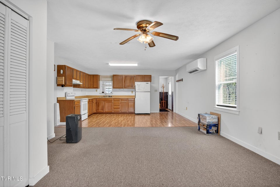 Photo #5: 151 Baker Street