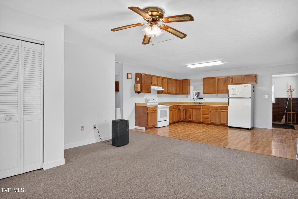 Photo #6: 151 Baker Street