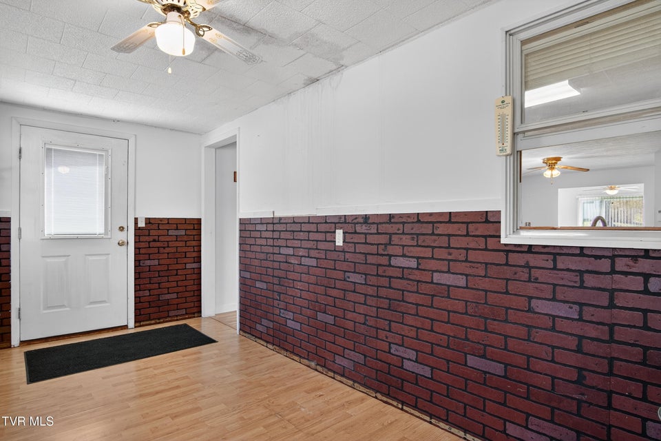 Photo #18: 151 Baker Street