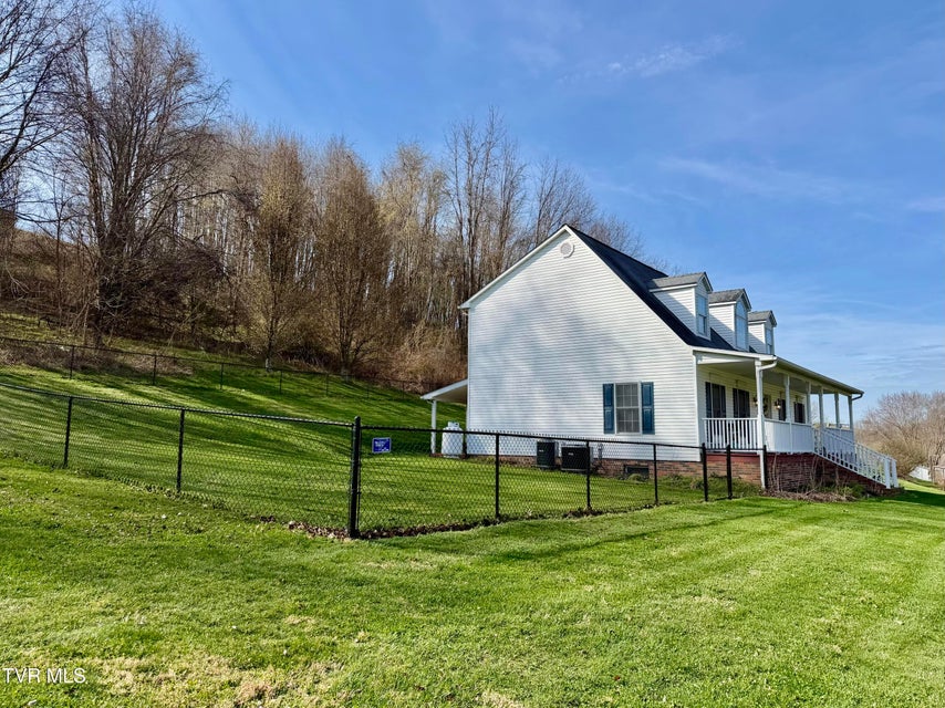 Photo #10: 384 Sunset Road