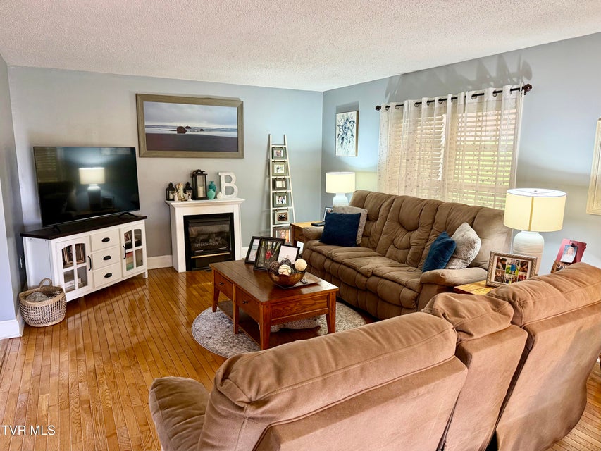 Photo #25: 384 Sunset Road