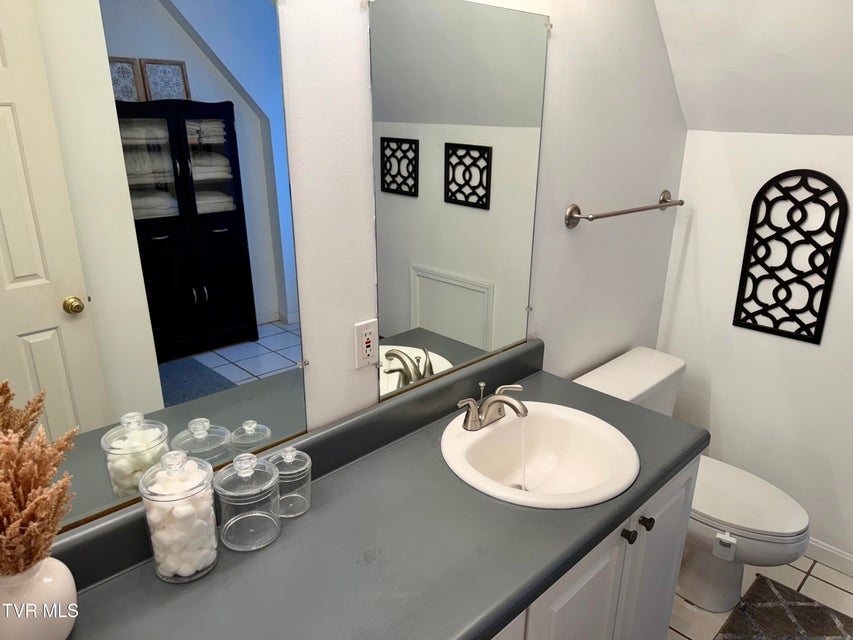 Photo #33: 384 Sunset Road