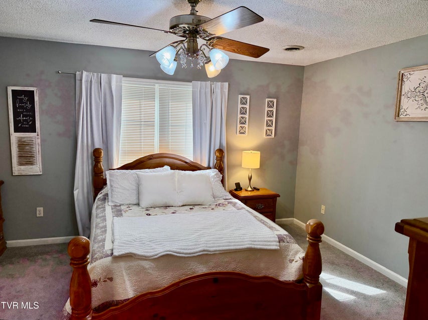 Photo #36: 384 Sunset Road