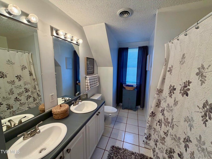 Photo #38: 384 Sunset Road