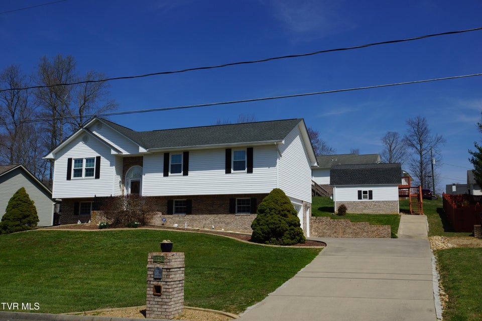 Photo #3: 128 Meadow Springs Lane