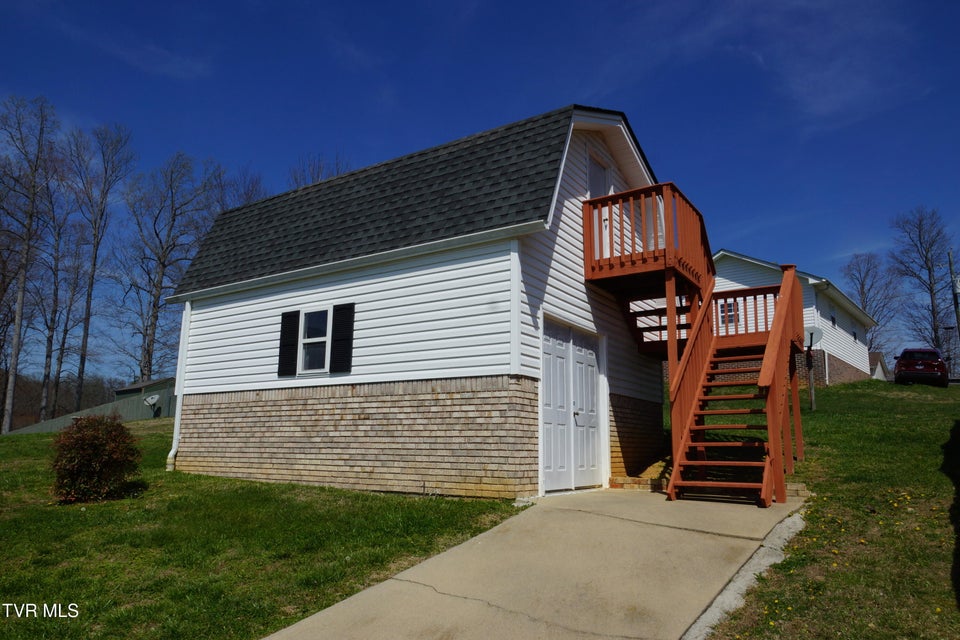 Photo #4: 128 Meadow Springs Lane