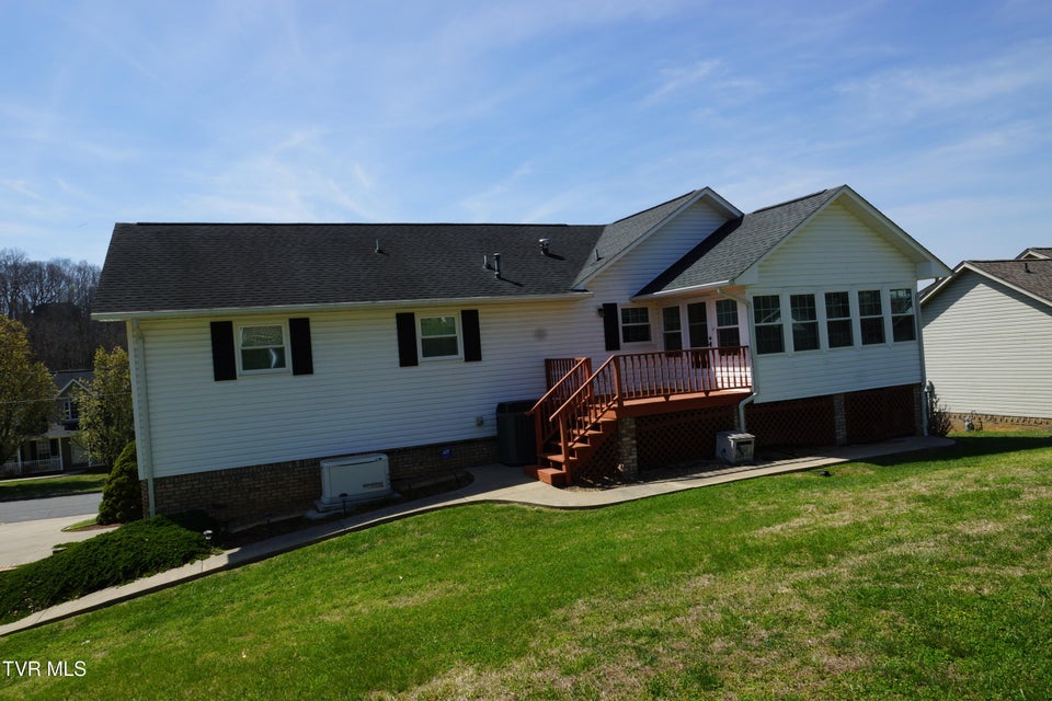 Photo #10: 128 Meadow Springs Lane