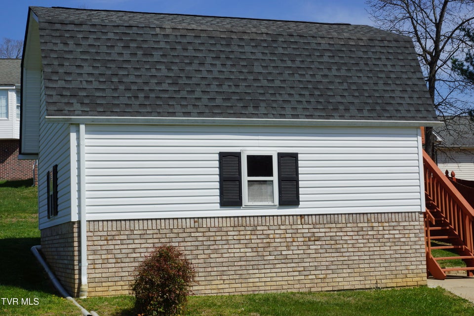 Photo #11: 128 Meadow Springs Lane