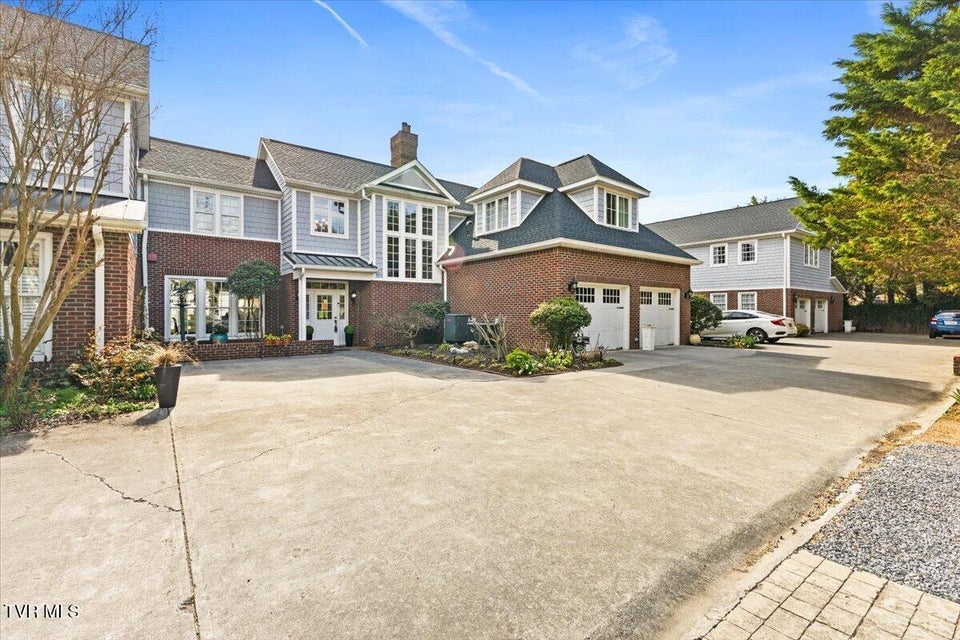 Photo #3: 102 Willow Creek Lane