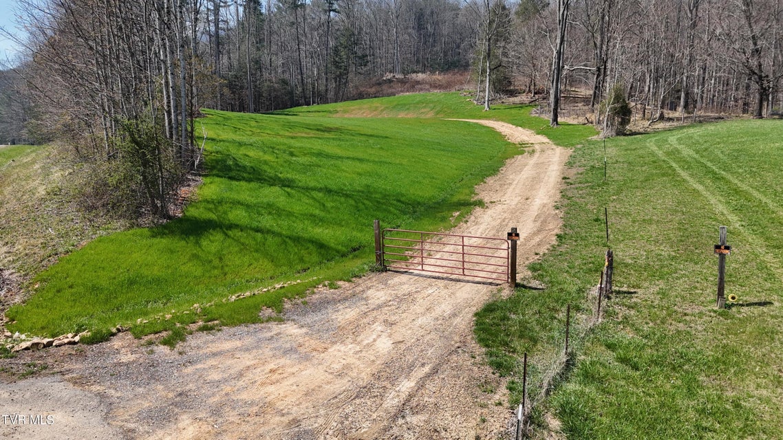 Photo #37: 125 Powder Hollow Road