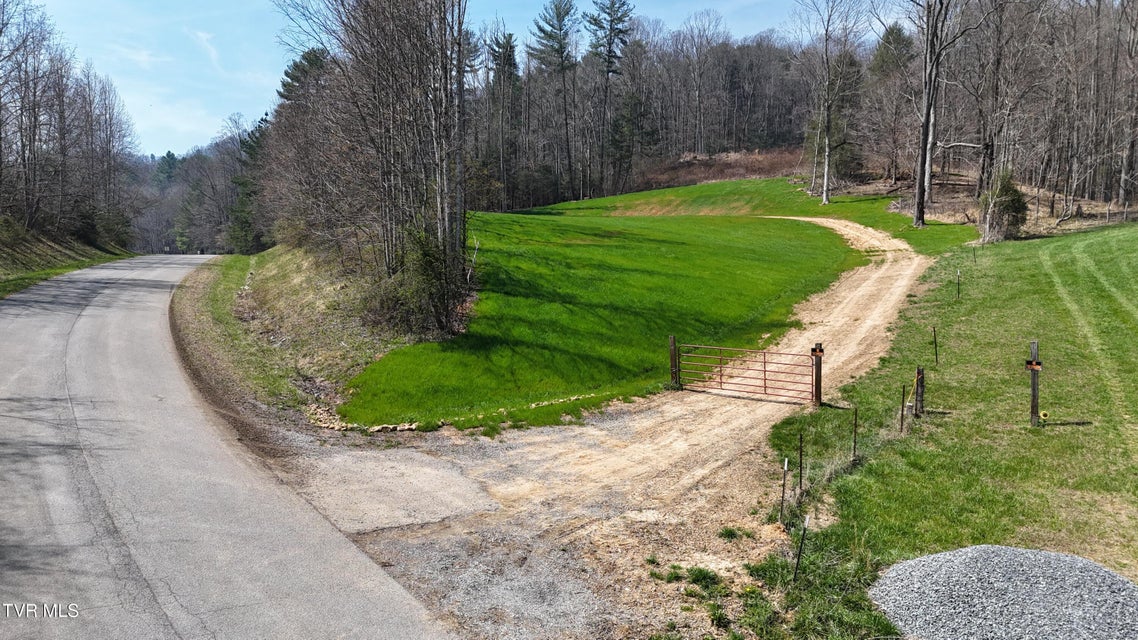 Photo #38: 125 Powder Hollow Road