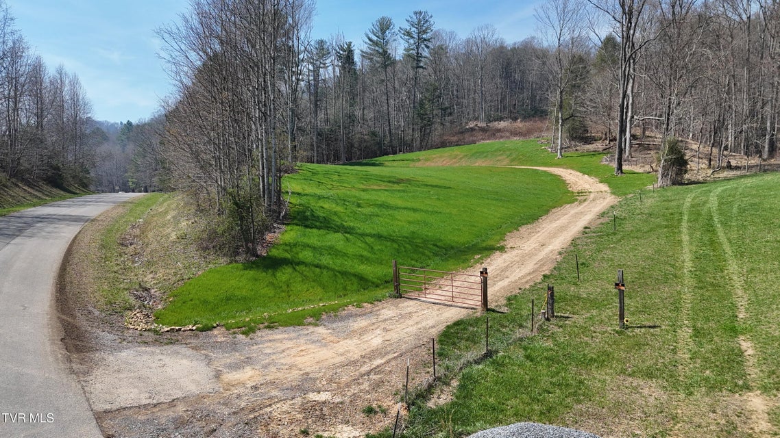 Photo #39: 125 Powder Hollow Road