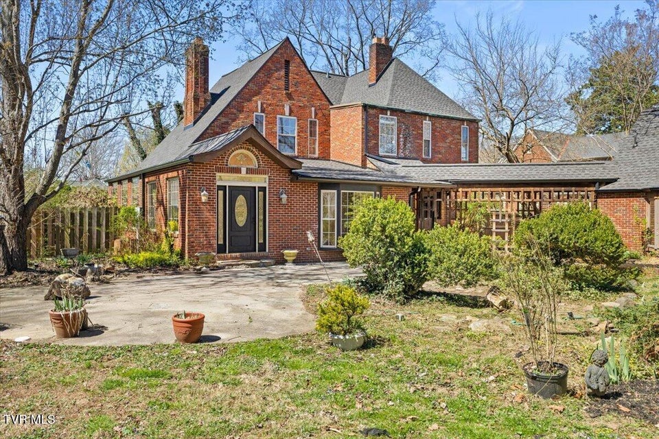 Photo #10: 708 Main Street