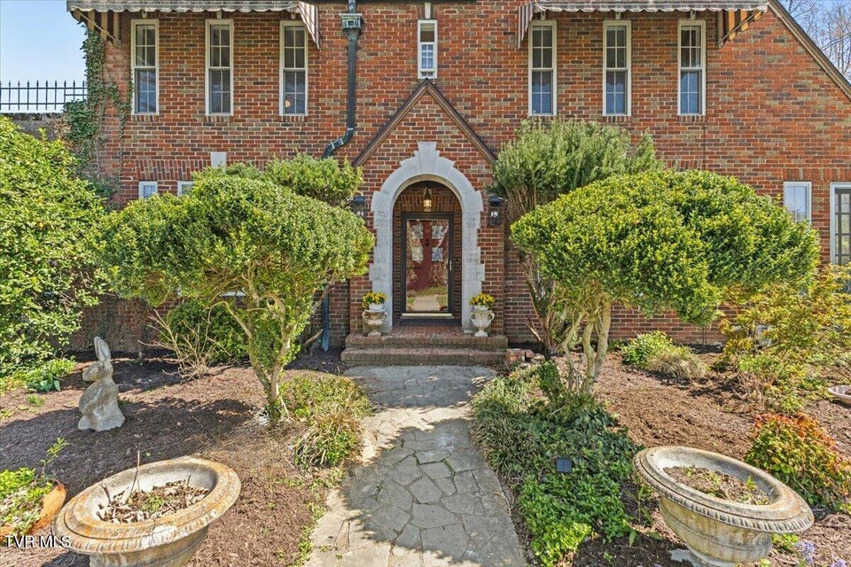 Photo #14: 708 Main Street