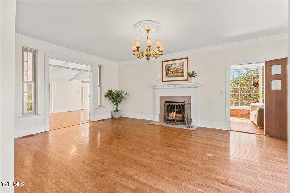 Photo #17: 708 Main Street