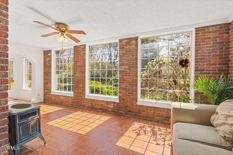 Photo #19: 708 Main Street