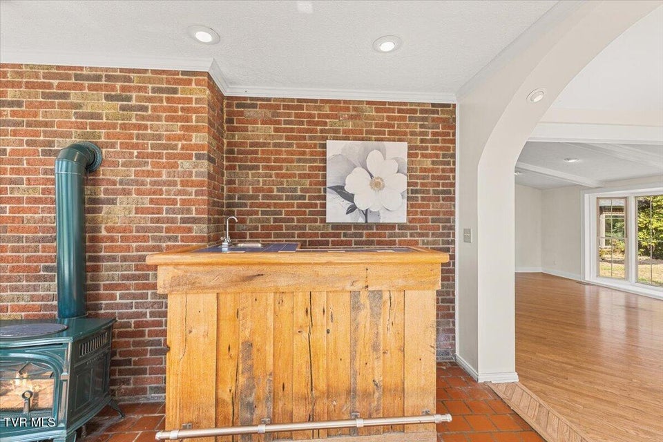 Photo #21: 708 Main Street