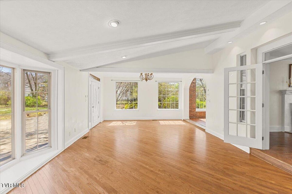 Photo #27: 708 Main Street