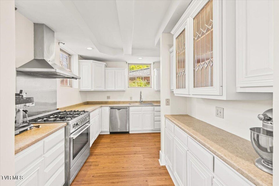 Photo #38: 708 Main Street