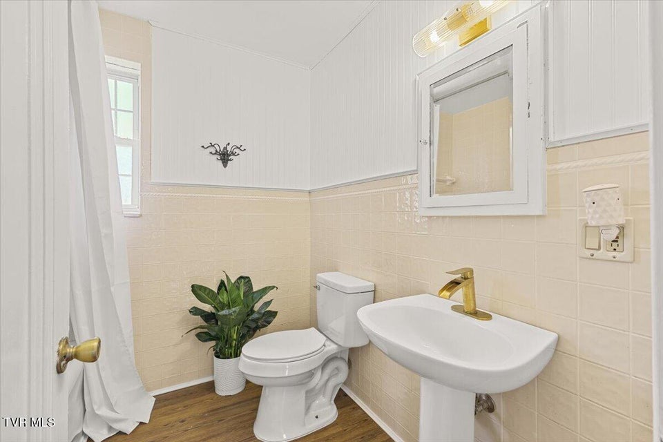 Photo #43: 708 Main Street