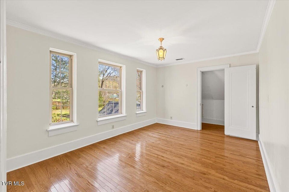 Photo #49: 708 Main Street