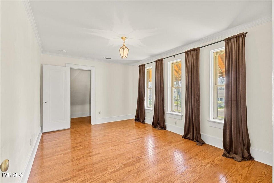 Photo #59: 708 Main Street