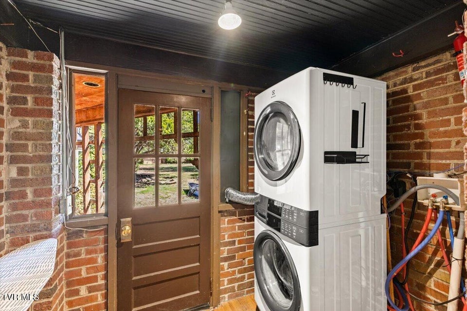 Photo #65: 708 Main Street