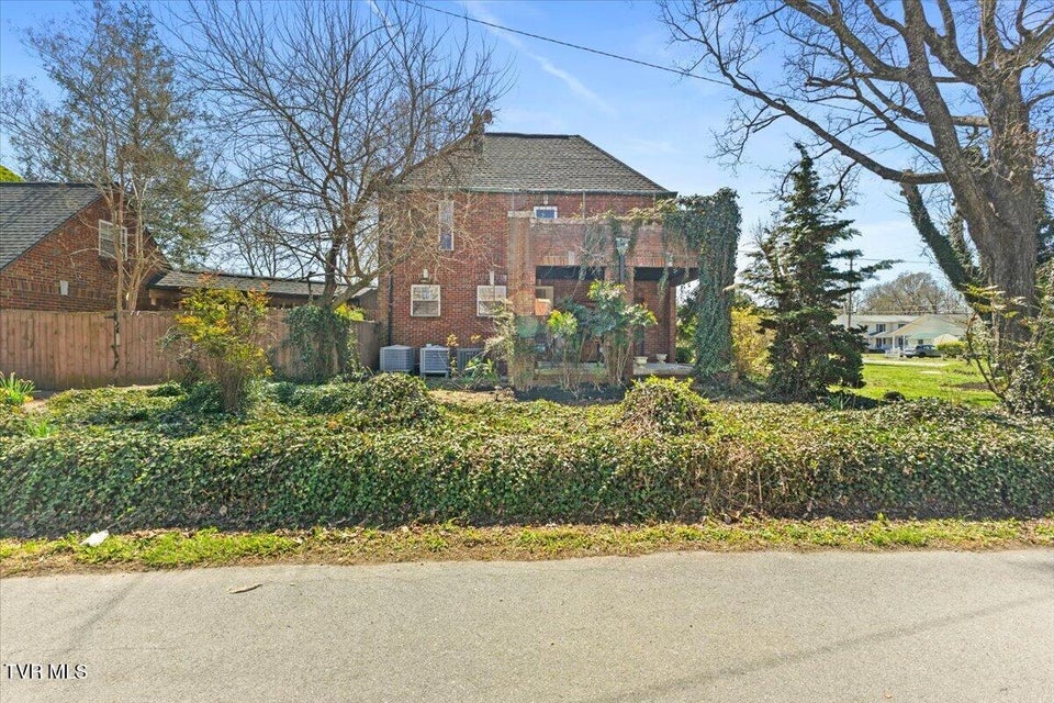 Photo #86: 708 Main Street