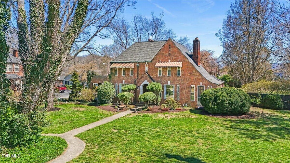 Photo #91: 708 Main Street