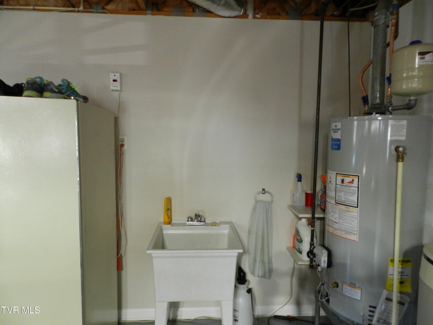 Photo #37: 128 Meadow Springs Lane