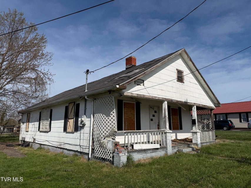 Photo #3: 2104 Berry Street