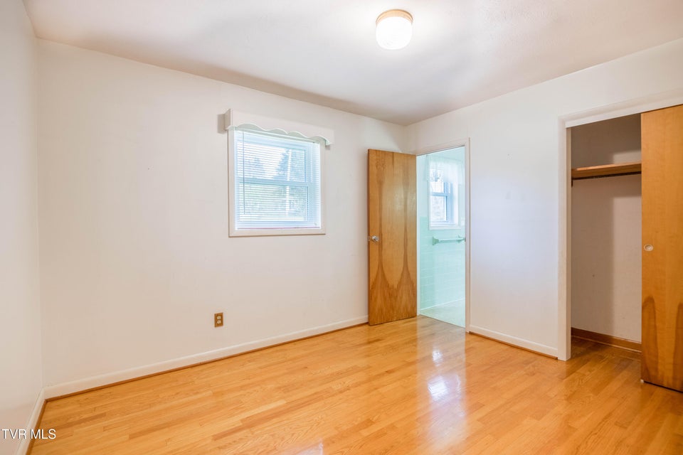 Photo #14: 208 Hogan Avenue