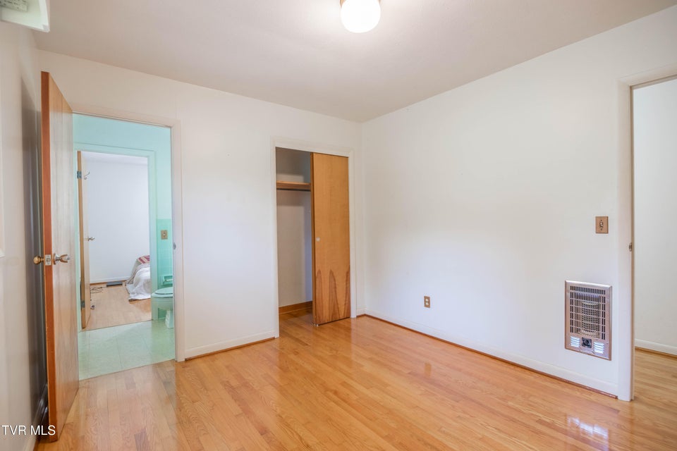 Photo #15: 208 Hogan Avenue