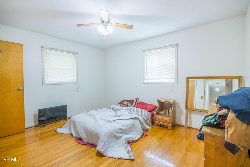 Photo #16: 208 Hogan Avenue