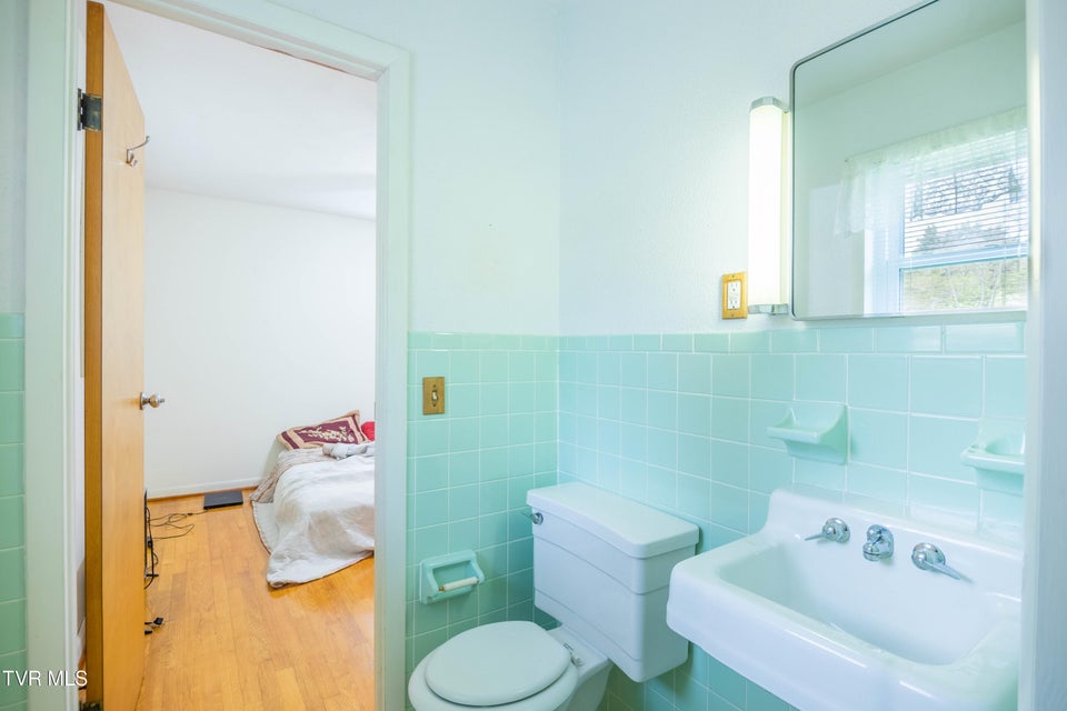 Photo #18: 208 Hogan Avenue