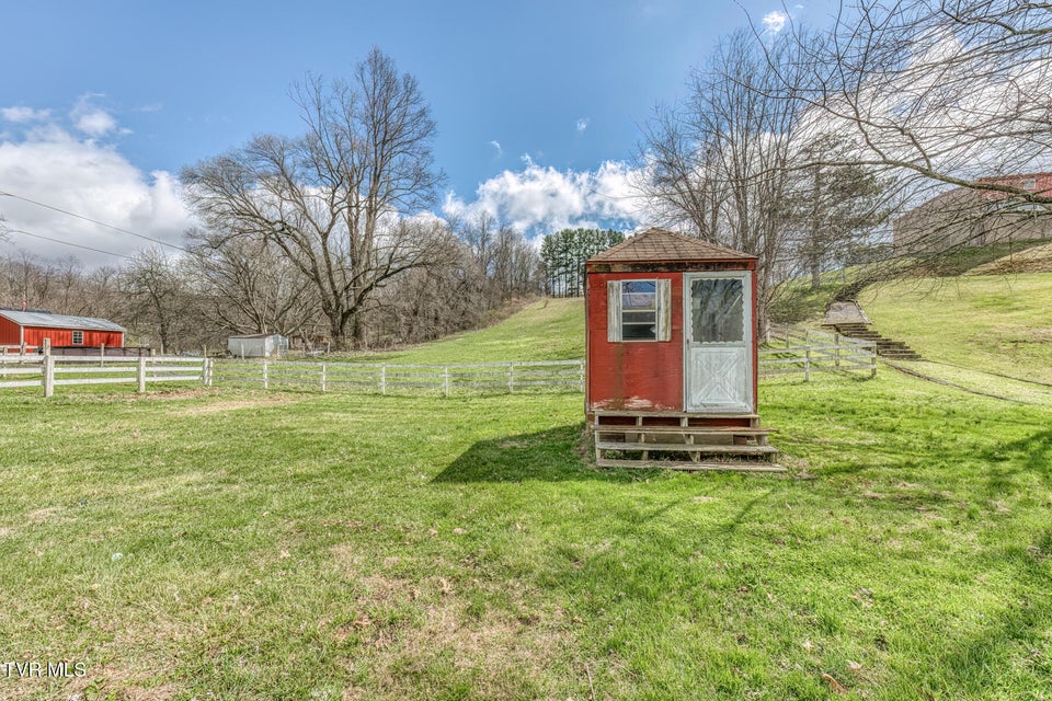 Photo #17: 4456 Lee Highway