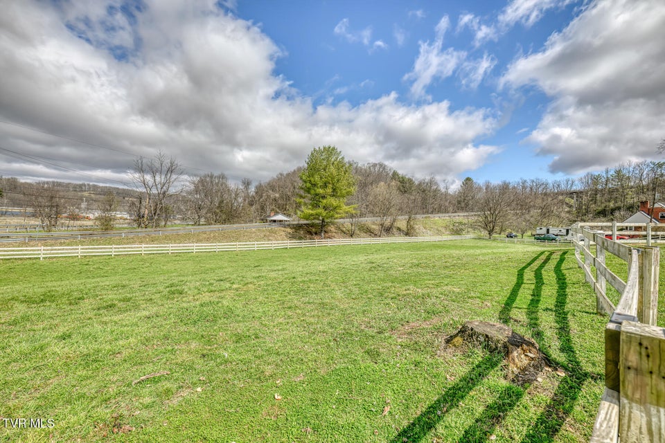 Photo #27: 4456 Lee Highway